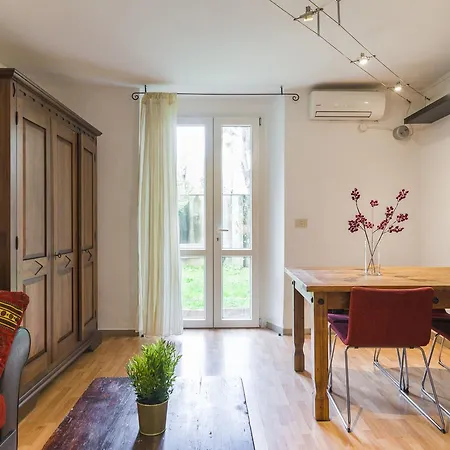 Nelson Mandela Forum Flat Florence